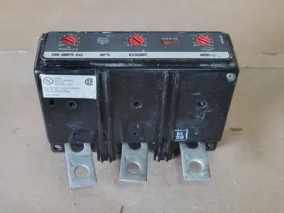 Used CUTLER-HAMMER KT3200T Switchgears British Columbia CA | Lenmark #239046