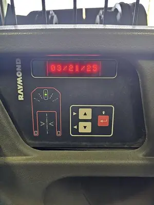 USED 2016 RAYMOND 560-OPC30TT