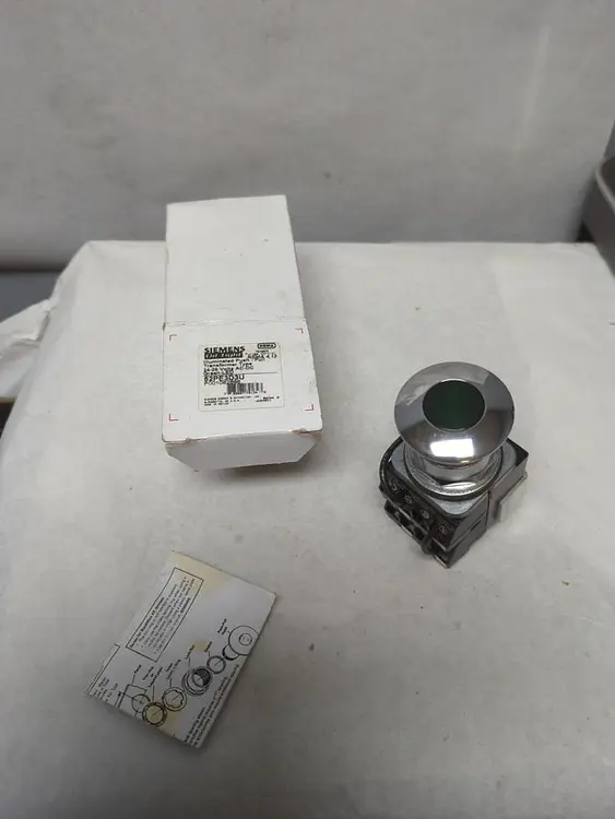 New | in-Stock SIEMENS 52PE3D3U Miscellaneous Equipment (Electrical & Power) | Surplus Asset Holdings #1198579