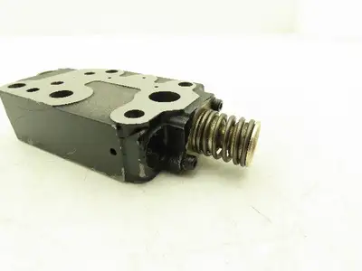 Doosan/Daewoo D503259 Valve GP Sandwich Section 2 Position Manual Spring Return