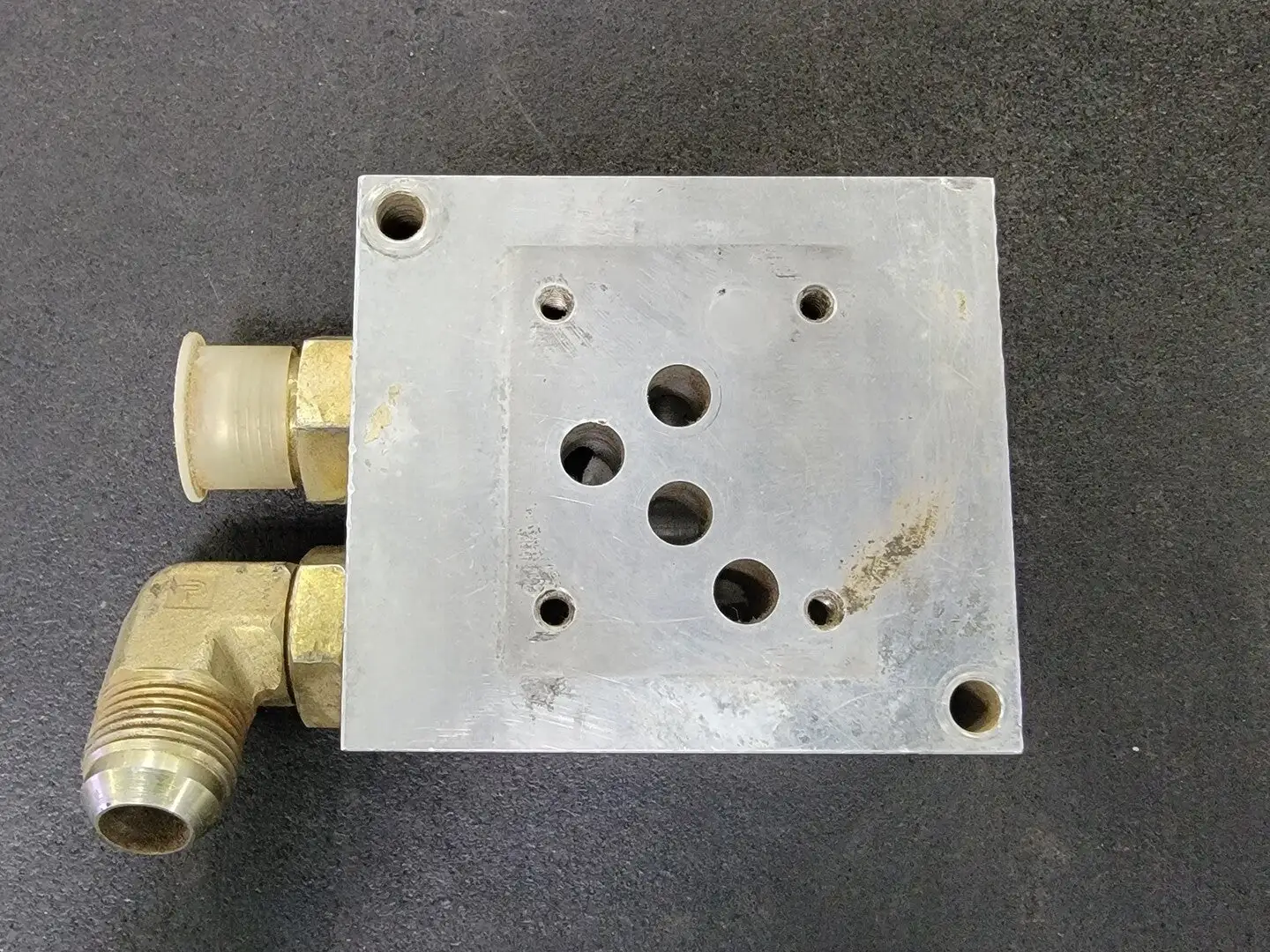 Pneumatic Valve Base No. DSHB3260, 1" NPT Port, Aluminum
