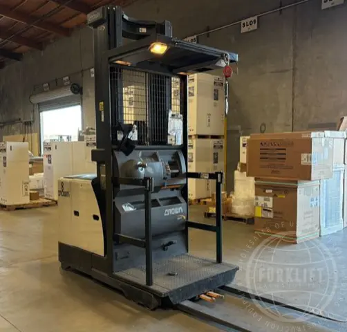 Used 2016 CROWN SP3520-30 Order Pickers California US | Forklift Exchange #1274422