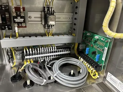 Vibratory Conveyor with Spray Nozzles