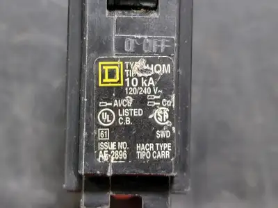 USED SQUARE D HOM120