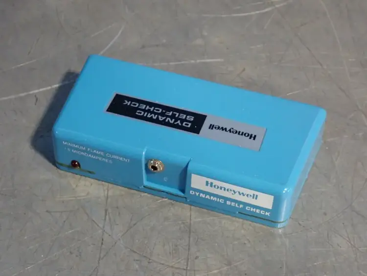 New | in-Stock HONEYWELL R7476A 1007 Industrial Controls Ohio US | HGR 24 #1129911