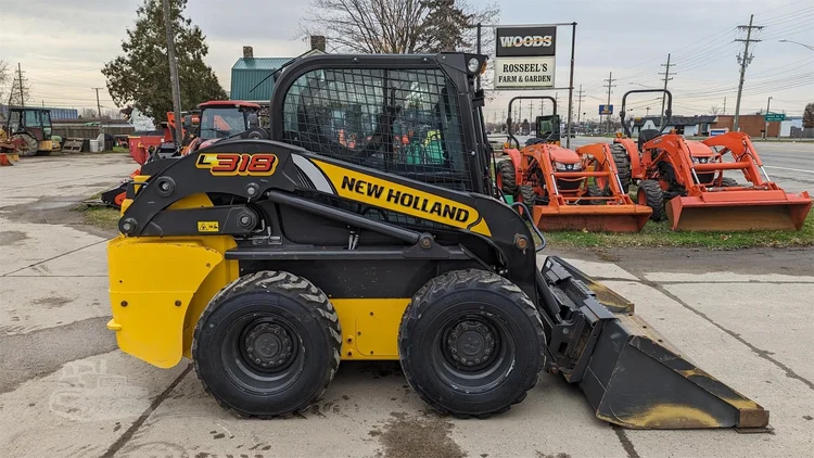 Used 2023 NEW HOLLAND L318 Skid Steer Buckets | Rosseel's Equipment Inc #720717