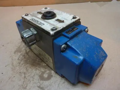 USED VICKERS DG4S-5-3C-W-B-11