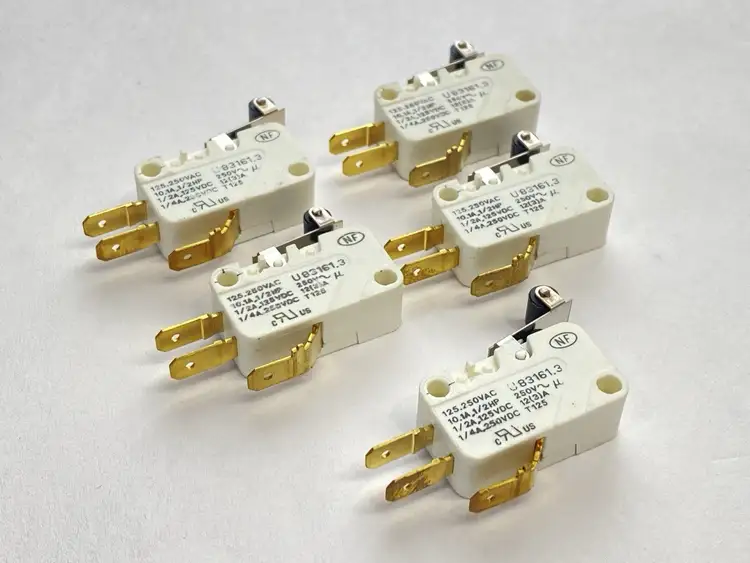 Used Crouzet Miniature Snap-Action Microswitch 1/2HP 125/250VAC LOT OF 5 Relays & Switches Michigan US | Maverick Industrial Sales #1395459