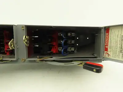 Square D QMB-321-T Safety Disconnect Load Switch 240V AC 10Hp/DC 15Hp 30A 3 Pole