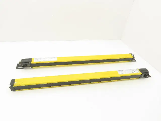 Allen Bradley 440L-P4J0640YD Light Curtain Guard Shield Receiver/Transmitter Set