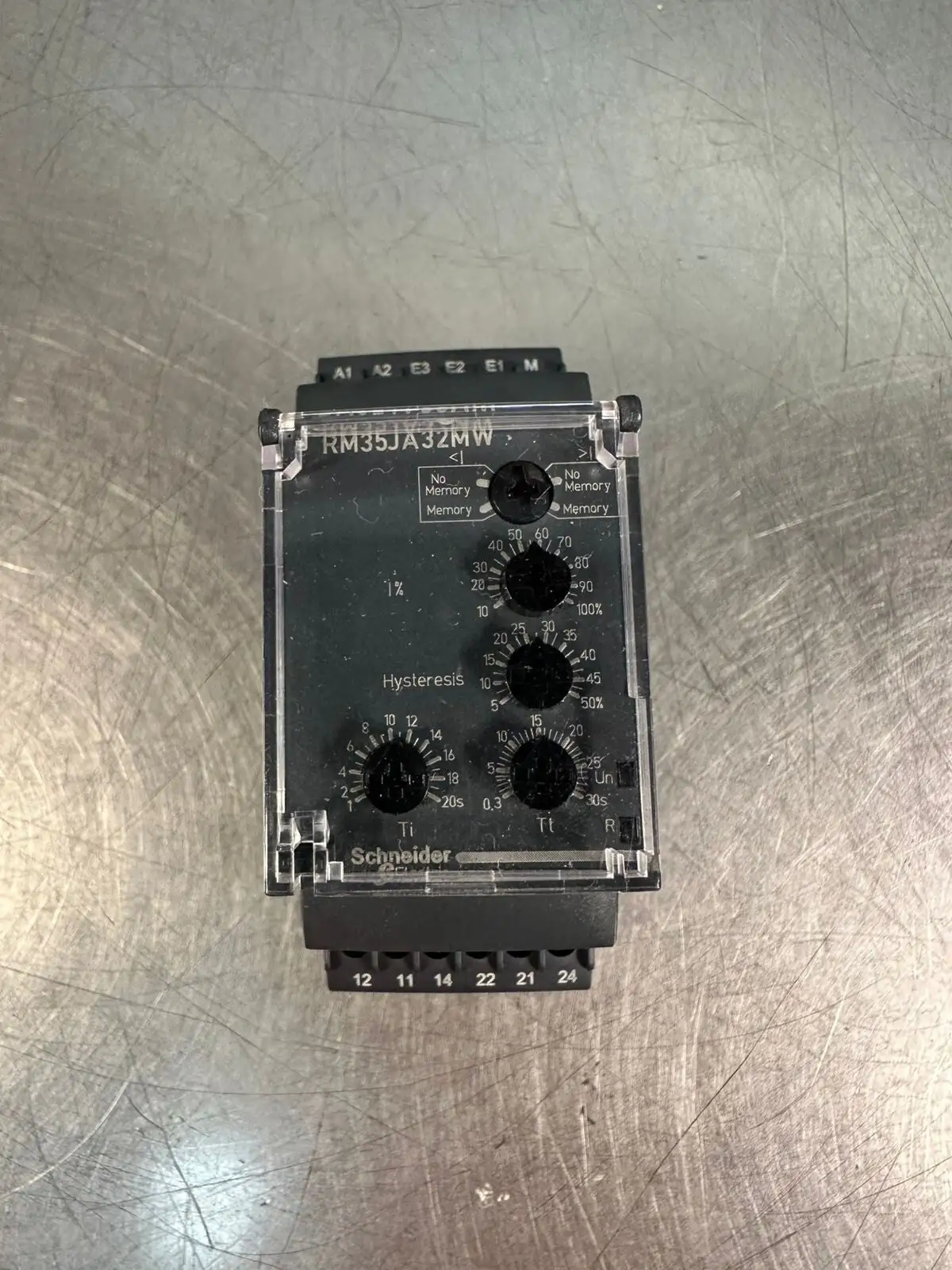 Schneider RM35JA32MW Harmony Current Control Relay 5A AC/DC 50/60Hz (2.3.1)