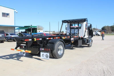 New | in-Stock 2027 MACK MD7 Rolloff Trucks Texas US | Roll Off Truck World #1491884