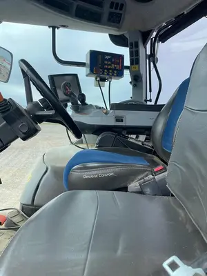 USED 2016 NEW HOLLAND T7.260
