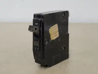 USED SQUARE D QO120