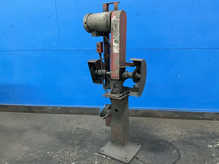 Used _UNKNOWN_ _UNKNOWN_ Belt Grinders Including Sanders Ohio US | HGR 24 #1542106