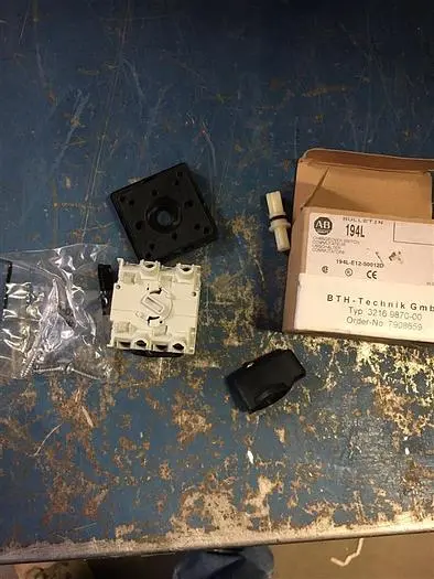 New | in-Stock AB 3216987000 - SELECTOR SWITCH FOR ROCK748 Switch Parts Pennsylvania US | East West Machinery & Drilling #1415818