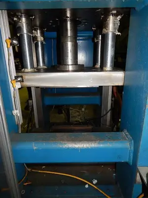 90 Ton FARGER & JOOSTEN MULTIPOWER Air/Oil Press