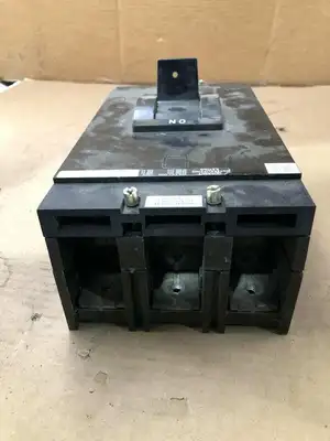Square D 400A 3 Pole Molded Case Circuit Breaker 600VAC 250VDC