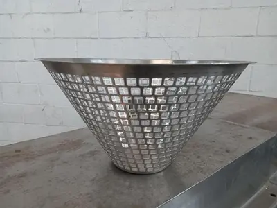 Quadro Model 196-S Stainless Steel Comil