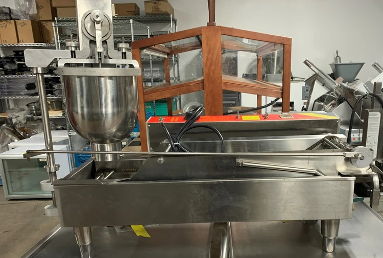 Used _UNKNOWN_ _UNKNOWN_ Donut Equipment | Grocery Equipment Sales #1065715