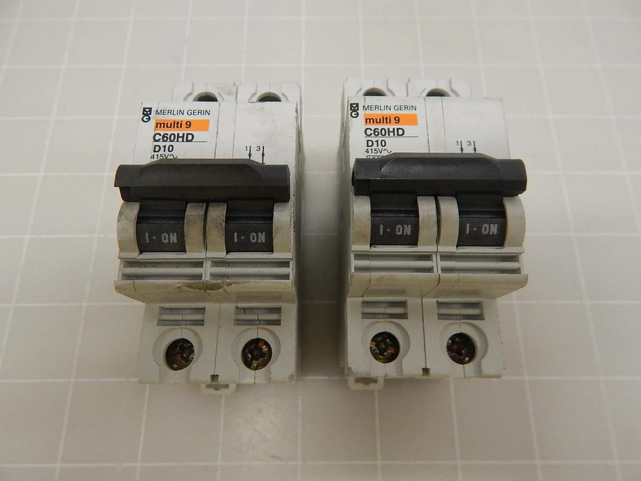 Used MERLIN GERIN _UNKNOWN_ Circuit Breakers Texas US | OCO Industrial #1676981