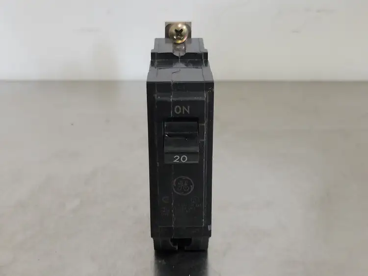 Used GENERAL ELECTRIC THQB120 Switchgears British Columbia CA | Lenmark #241429