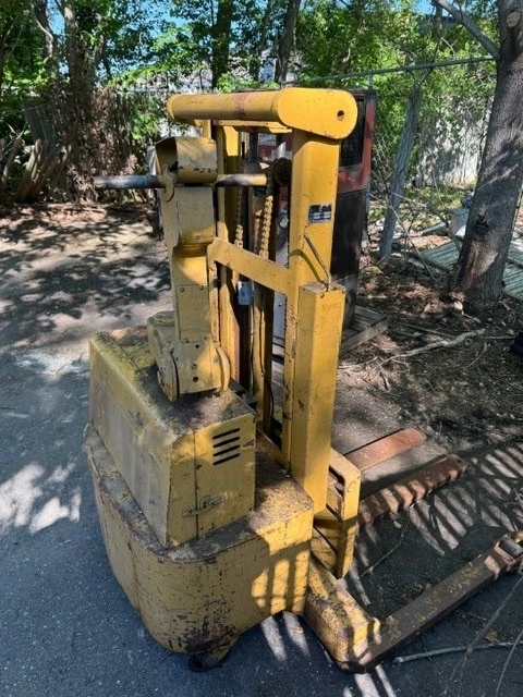 Used BIG JOE ELECTRIC PALLET JACK NEEDS 12VOLT BATTERY Pallet Jacks New York US | Elite Machine #1209885