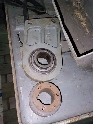 Hammond Model 1000-D-8 Abrasive Belt Grinder; S/N 1716