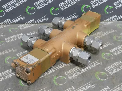 Versa Valves VJJ-4504 5-Way Valve 40-200 PSIG 2.8-14 Bar USed