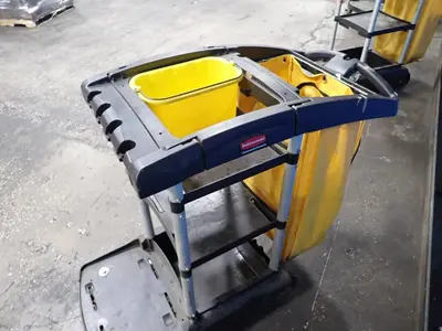 Rubbermaid Janitor Cart
