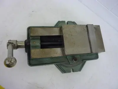 USED METAL FABRICATOR TAV-150A