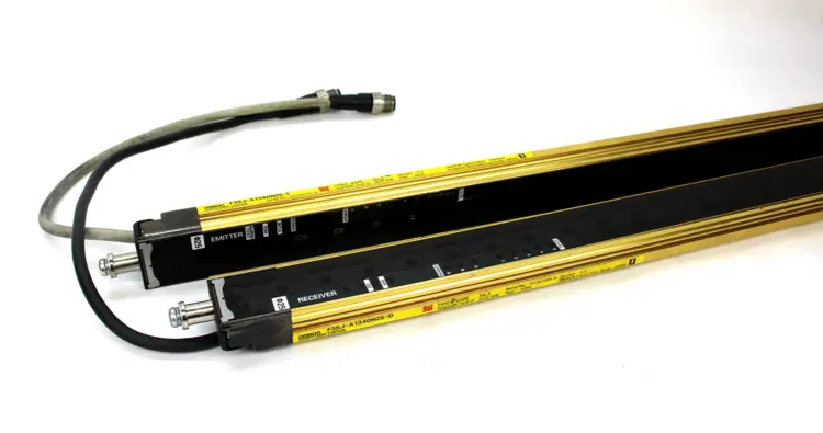Used OMRON F3SJ-A1340N25 Light Curtains & Grids | Industrial Parts R Us Inc. #360801