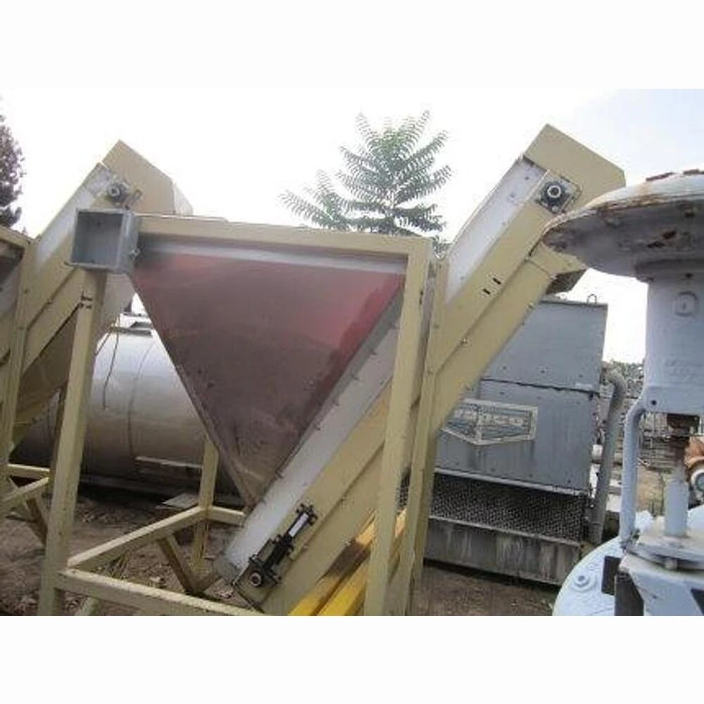 25ft³ Stainless Steel Hopper with Inclined Belt Discharge