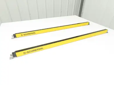 Schmersal SLC440COM-ER-0890-14 Safety Light Curtain Transmitter & Receiver Set