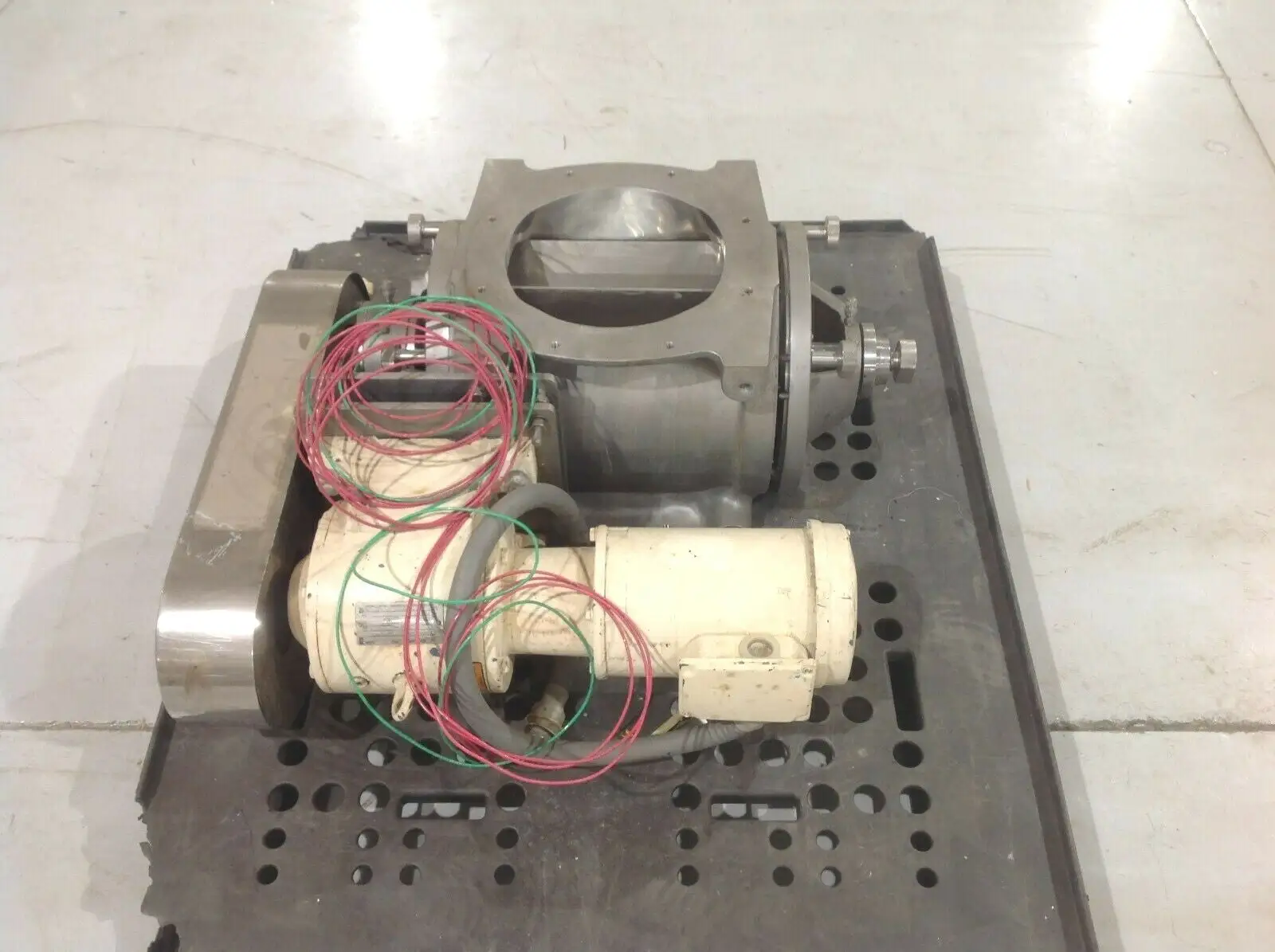 Used Nu-Con CV500U SS SS AR Rotary Airlock Feeder Michigan US | Maverick Industrial Sales #1460787