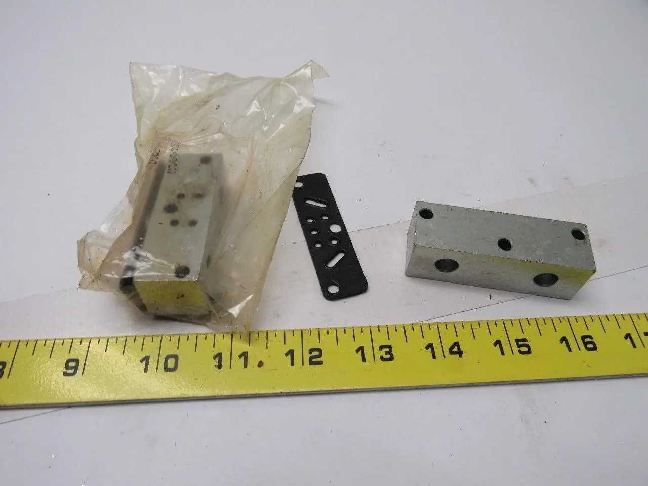 New | in-Stock LINCOLN INDUSTRIAL _UNKNOWN_ Valves/Fittings | Arrow Industrial #627052