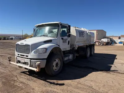 USED 2019 Freightliner M2 106