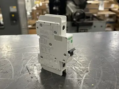 NEW SCHNEIDER ELECTRIC M9F42115