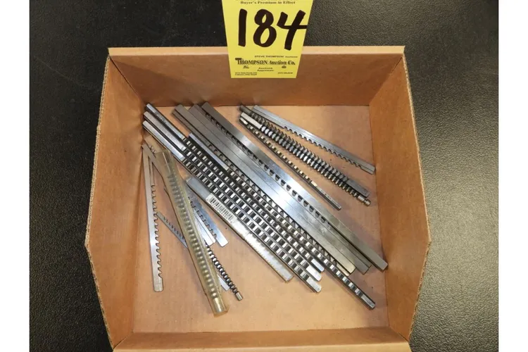 Used _UNKNOWN_ _UNKNOWN_ Broaches Ohio US | Thompson Auctioneers #1515900
