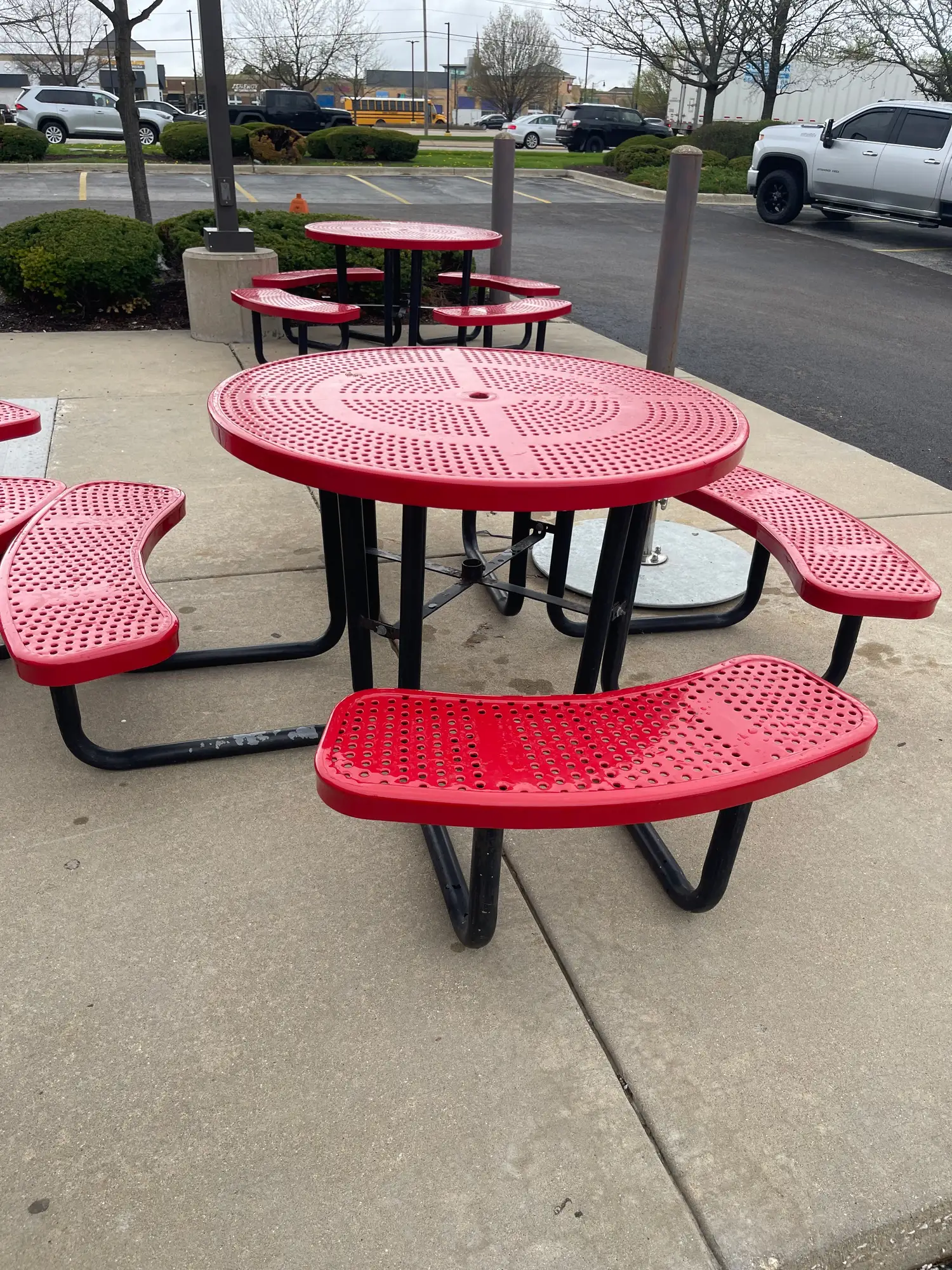 Used Falcon Restaurant Supply Used Commercial Outdoor Round Picnic Table - FG6 - SS354 Restaurant Front of House Furnishings Illinois US | Falcon Restaurant Supply #1374716