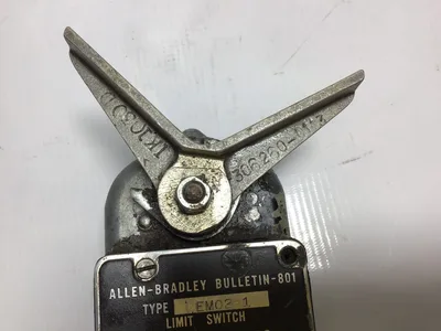 ALLEN-BRADLEY BULLETIN-801 TYPE EMO2-1 LIMIT SWITCH