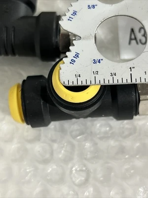 NEW LOT OF (12) PARKER FLUID CONNECTORS 2 Various Sizes Fast Shipping