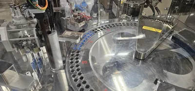 2023 COSMATIC SM-2000 Slim Remplissage de formulaire et scellage | Perry Equipment (8)