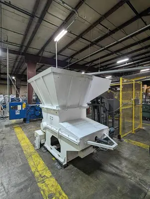 USED VECOPLAN RG 42/30 SWU SINGLE SHAFT SHREDDER + AUGER DISCHARGE & PADDLE TAKE-A-WAY CONVEYOR