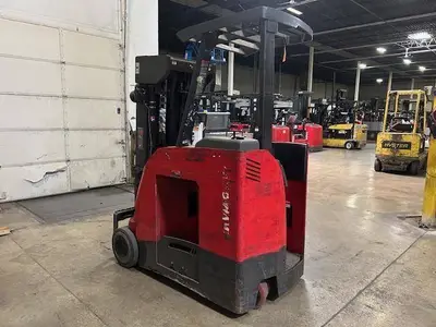 Used 2014 RAYMOND 425C40QM 3-Wheel Stand up Electric Counterbalance Forklifts Illinois US | Somerset Equipment Sales #1546223