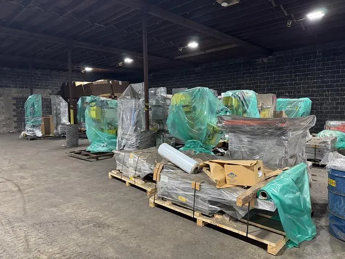 Used ROBOTS SEVERAL FANUC M900IB-360 Robots Wisconsin US | World Equipment and Machine Sales #394827
