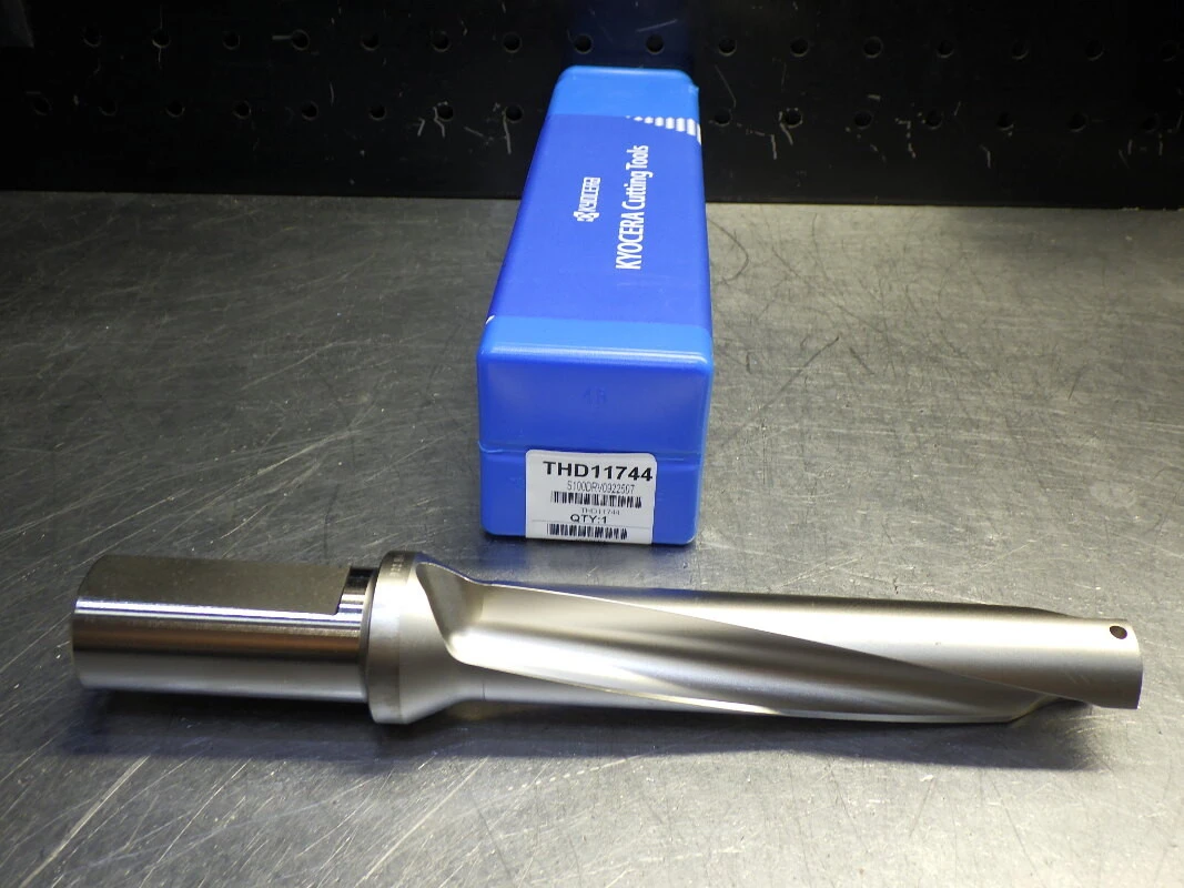 Kyocera 0.922" Coolant Thru Indexable Drill 1" Shank S100-DRV0922-5-07 (LOC3395)