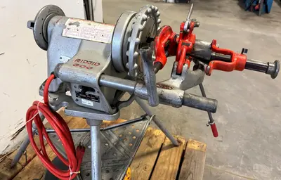 USED RIDGID 300