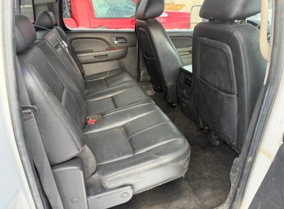 CHEVROLET 2500HD Pickup truck | Iron Listing (5)