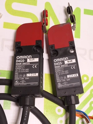 OMRON D4GS-N4R SLIM SAFETY DOOR SWITCH - LOT OF 2 -